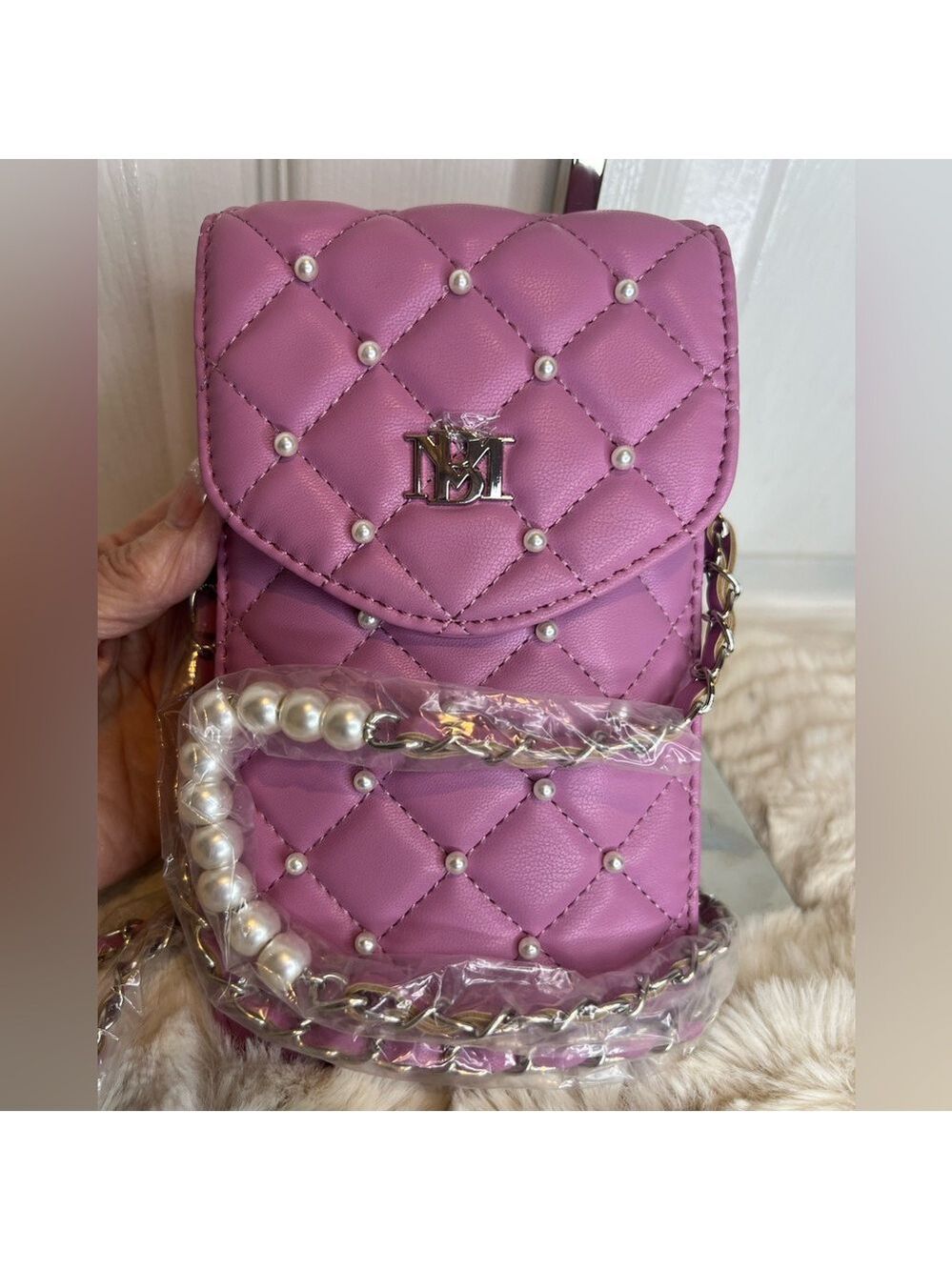 BADGLEY MISCHKA PINK QUILTED VEGAN LEATHER PEARLS CROSSBODY PHONE CASE NEW
